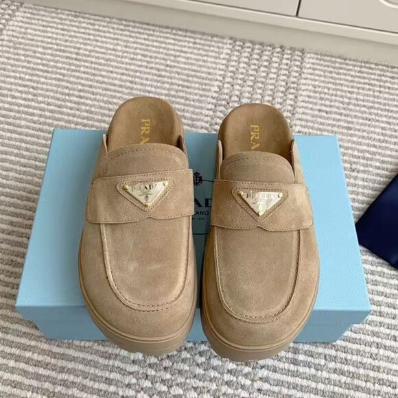 Prada womens Slip-On Loafers. Calzature Donna - Picture 1 of 9